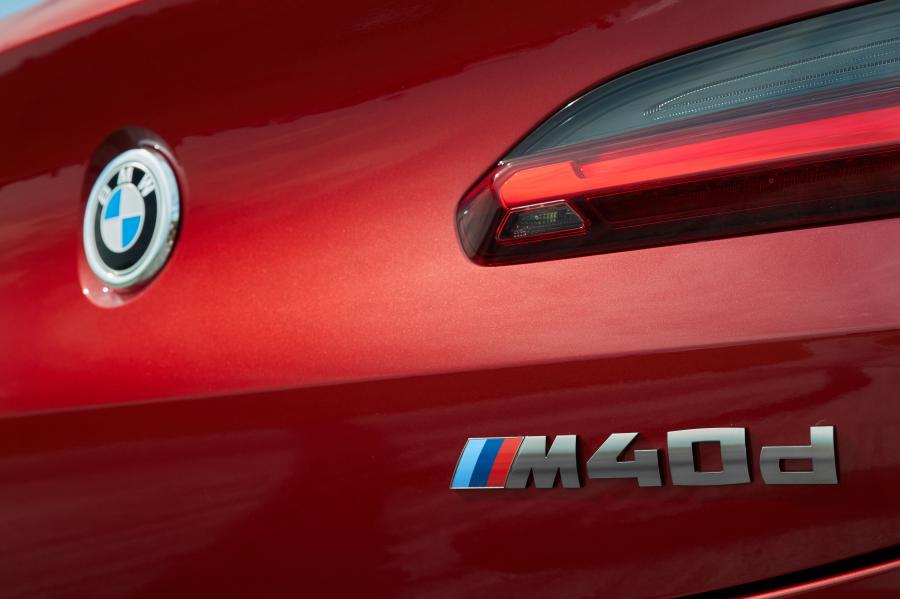 Логотип BMW X4 M40d (G02) 2018 года  (WW) (фото 156 из 213)